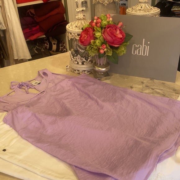 Beautiful CAbi sleeveless top - Picture 10 of 12